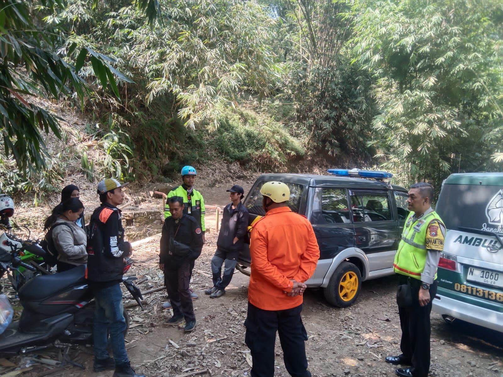 Polisi dan Tim SAR Berhasil Selamatkan Wisatawan Hilang di Lereng Budug Asu Malang.