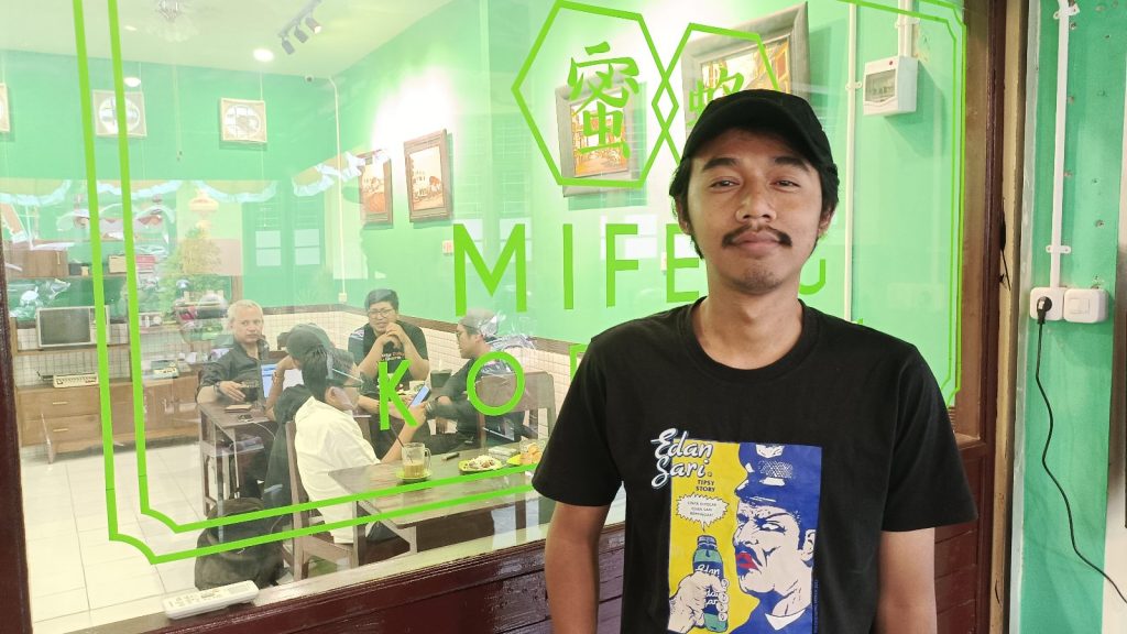 Manajer toko, Irkham Farih Nurnadhifa. (Foto: Agus N/reportasemalang)