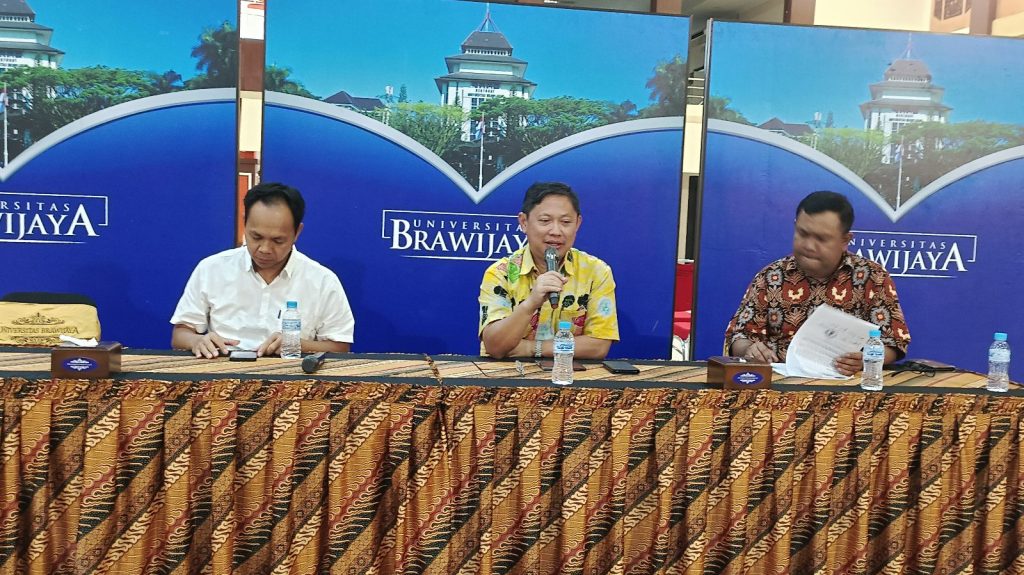 Konferensi pers pengukuhan profesor baru di UB. (Foto:Agus N/reportasemalang)