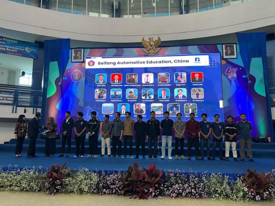 Tingkatkan Daya Saing Global, Polinema Kirim 41 Mahasiswa Ikuti Online Course di Beifang Automotive Education, China
