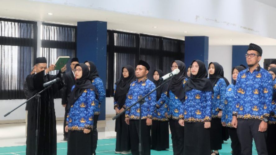 Direktur Polinema Lantik dan Ambil Sumpah Sekretaris Jurusan Teknik Kimia dan ASN