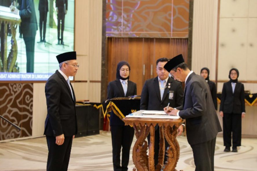 Ir. Supriatna Adhisuwignjo Resmi Dilantik Menjadi Direktur Polinema Periode 2025–2029