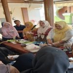 Tim Dosen Polinema Berikan Pelatihan Diversifikasi Jantung Pisang Berupa Daging Analog Bagi Ibu-ibu PKK Desa Duwet