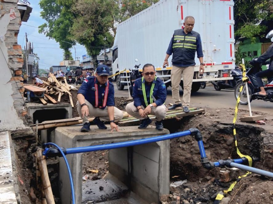 Tugu Tirta Gerak Cepat Lakukan Penanganan Gangguan Aliran Akibat Proyek Drainase
