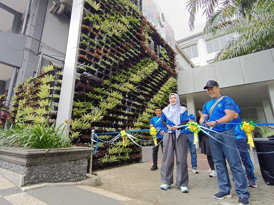 Resmikan Vertical Garden, Komitmen FTP UB Wujudkan Smart Green Campus