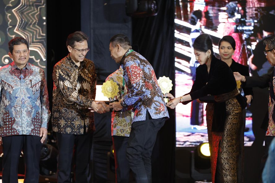 Kota Malang dan Kota Batu Terima Penghargaan UHC Awards 2026