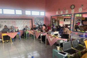 Tim Pengabdian kepada Masyarakat Statistika UB Berikan Pelatihan Visualisasi Data untuk Guru SD di Lamongan