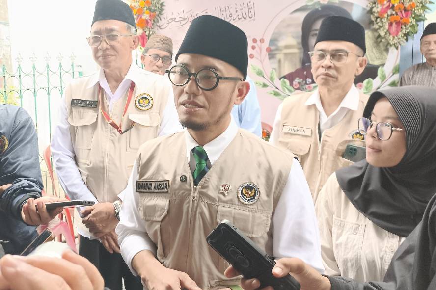 Wamen Haji Evaluasi Layanan Armuzna dan Kesehatan Jamaah