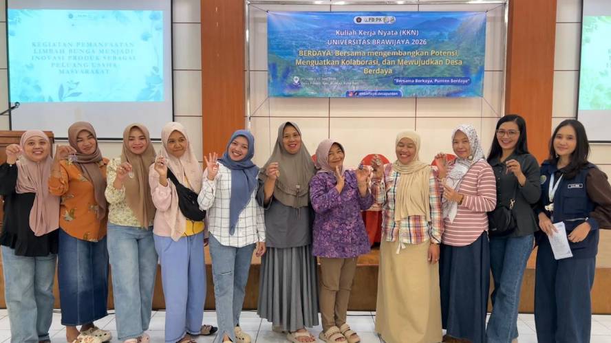 Mahasiswa FBiPK UB Olah Limbah Bunga Menjadi Produk Bernilai Ekonomi