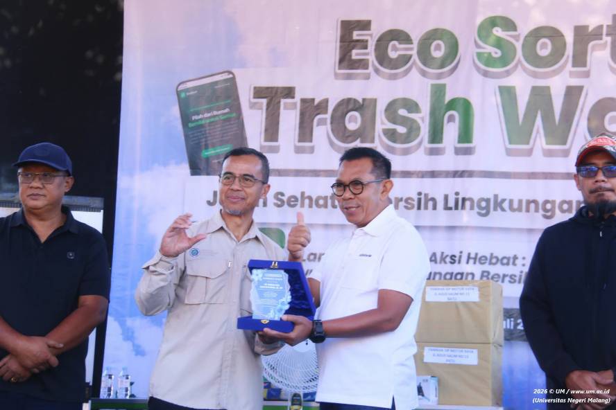 Mahasiswa UM Kenalkan Inovasi Website Pengelolaan Sampah Digital ‘EcoSort’