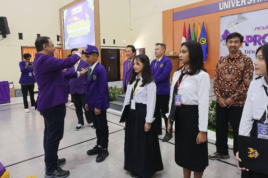 Sambut Mahasiswa Baru, Rektor UNITRI Tekankan Generasi Muda Adaptif dan Berdampak