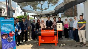 Polinema Hibahkan Rotary Dryer Berbasis IoT untuk Tingkatkan Mutu Biji Kopi UMKM Alir Coffee