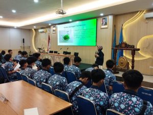 Tak Sekadar Teori, 121 Siswa Petra Kediri Praktik Kultur Jaringan di FSTeM UB