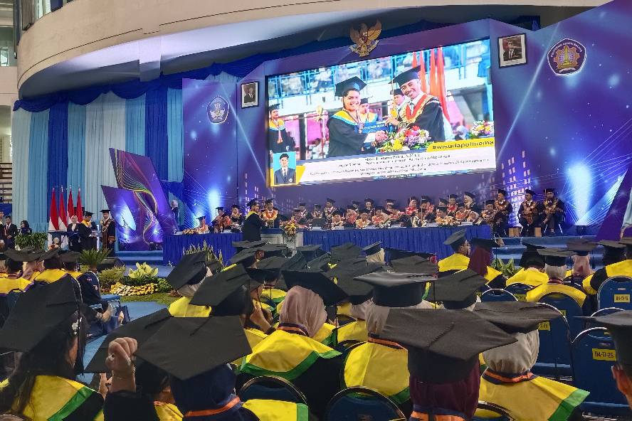 Polinema Wisuda ke-74, 998 Lulusan Disiapkan Jadi Tenaga Kerja Berkualitas