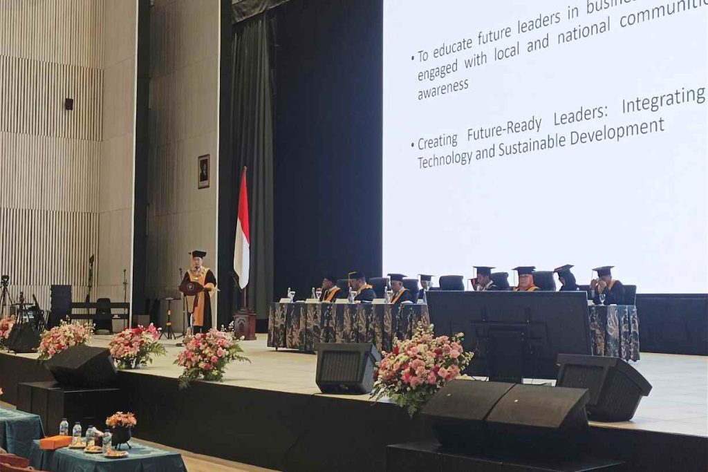Serapan Lulusan FEB UB Tembus 100 Persen, Wamendiktisaintek Stella Christie Soroti Tantangan AI
